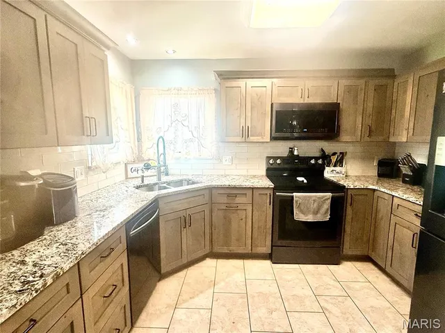 $339,000 | 502 East Ash Street, Okawville, IL 62271