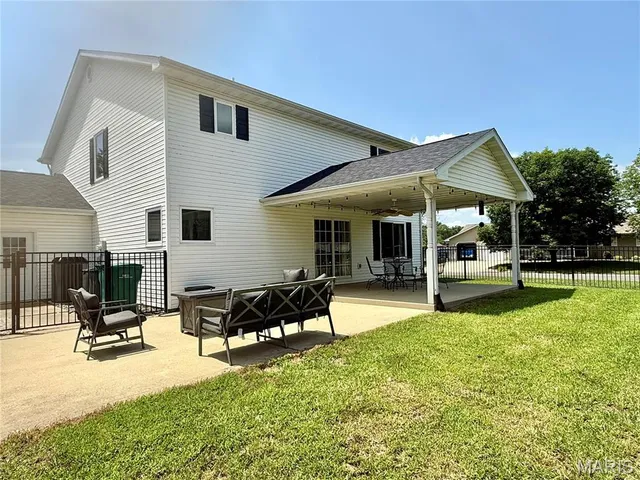 $339,000 | 502 East Ash Street, Okawville, IL 62271