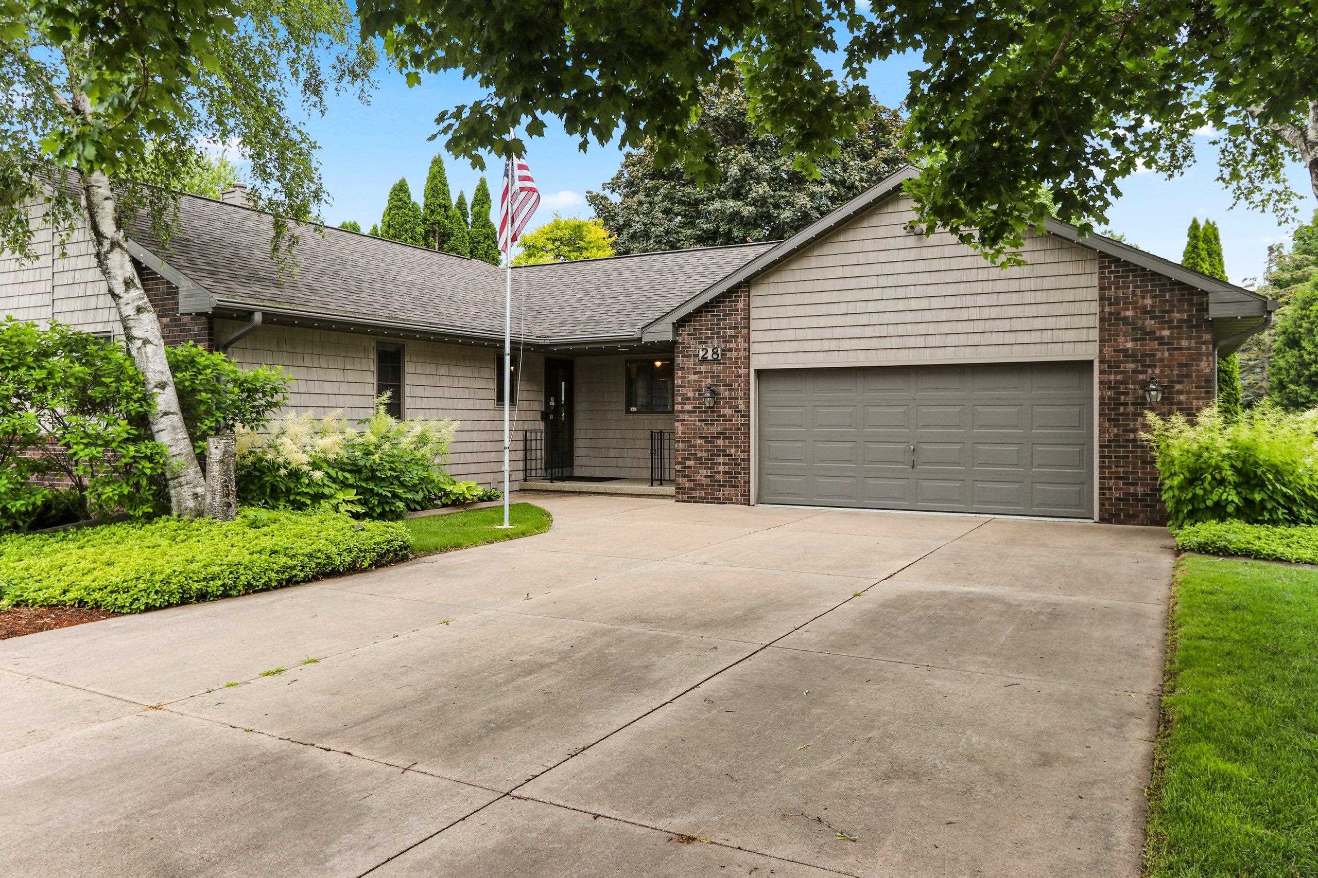 28 North Greves Court Appleton, WI 54914 - Photo 7 of 67