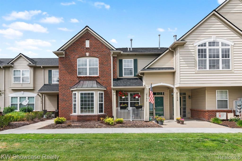4301 Hampton Ridge Boulevard Howell, MI 48843 - Photo 2 of 25