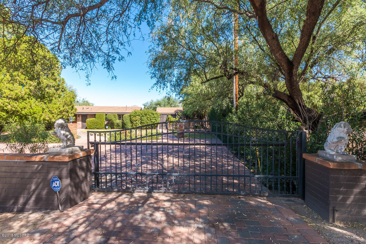 4957 East Fort Lowell Road Tucson, AZ 85712 - Photo 6 of 42