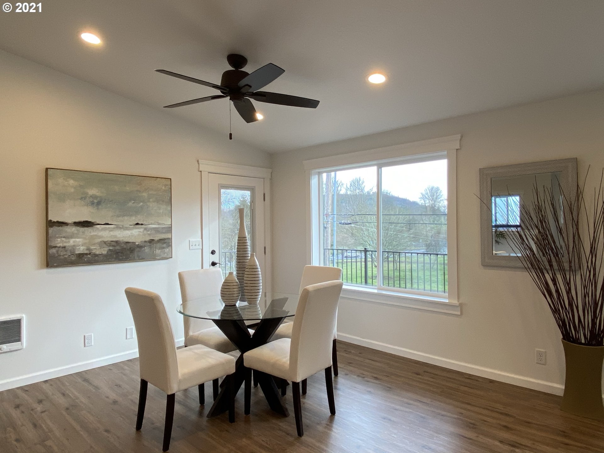 33686 Seavey Loop Road Eugene, OR 97405 - Photo 5 of 30 Gallery Image 5