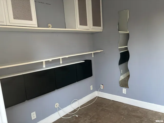 $83,500 | 1800 East Stanford Avenue, Springfield, IL 62703