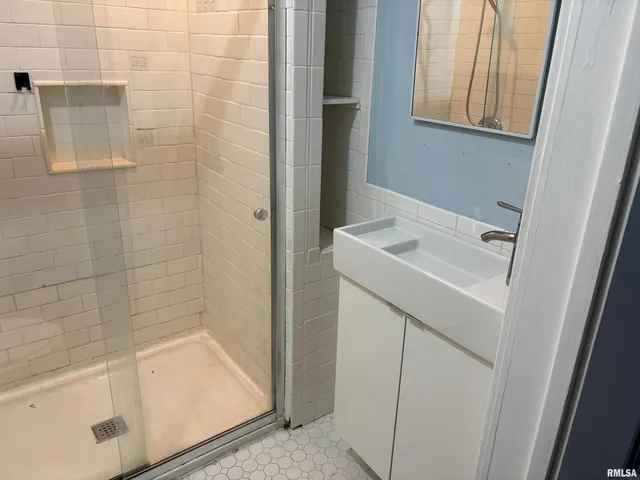 $83,500 | 1800 East Stanford Avenue, Springfield, IL 62703