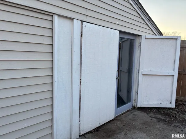 $83,500 | 1800 East Stanford Avenue, Springfield, IL 62703