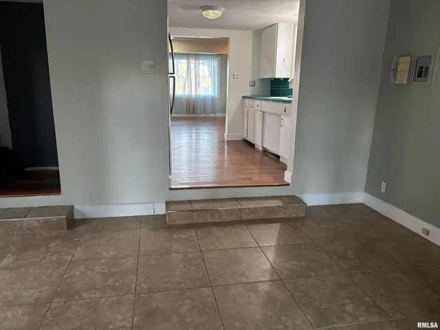 $83,500 | 1800 East Stanford Avenue, Springfield, IL 62703