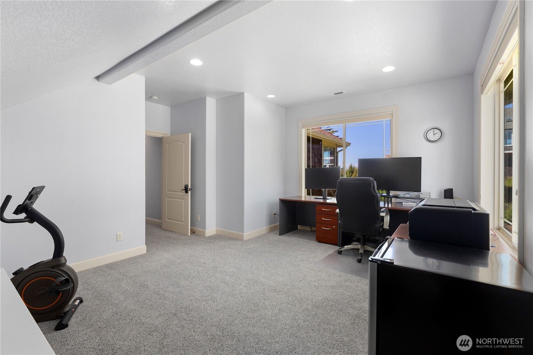 3015 Lighthouse Keepers Road Ilwaco, WA 98624 - Photo 29 of 40 a view of a workspace with furniture and a window