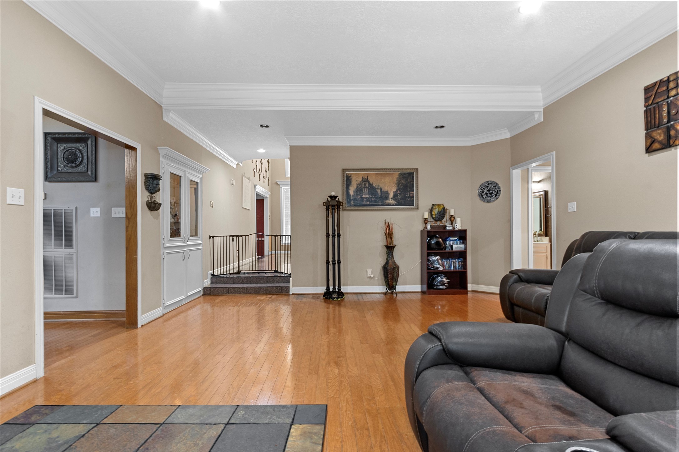 14907 Pine Point Court Houston, TX 77070 - Photo 18 of 33 a living room with furniture and kitchen view
