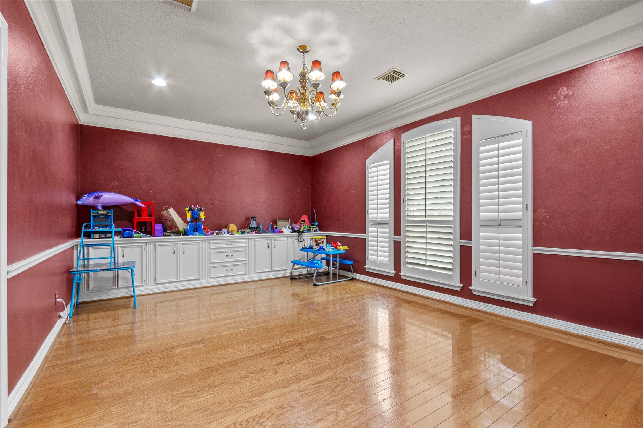 14907 Pine Point Court Houston, TX 77070 - Photo 9 of 33 a view of an empty room with a window