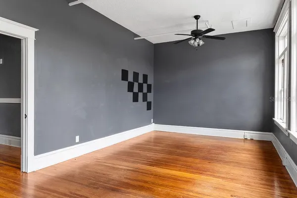 $800 | 112 West Indiana Avenue, Unit 205, DeLand, FL 32720