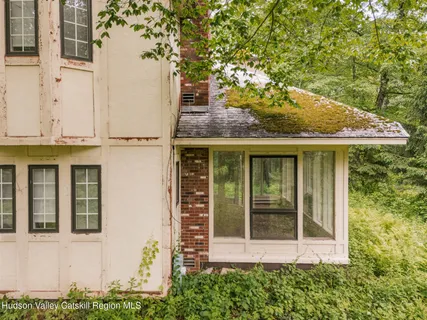 $1,950,000 | 37-60 Blackburn Road, Selkirk, NY 12158