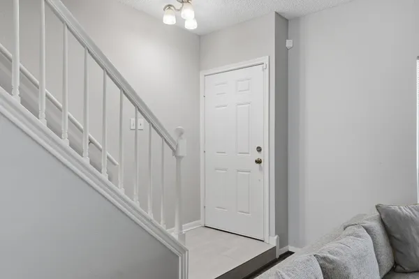 $1,995 | 1011 Fountain View Drive, Houston, TX 77057