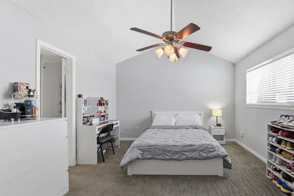 $1,995 | 1011 Fountain View Drive, Houston, TX 77057