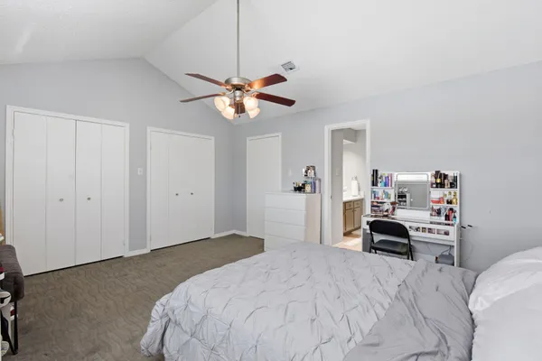 $1,995 | 1011 Fountain View Drive, Houston, TX 77057