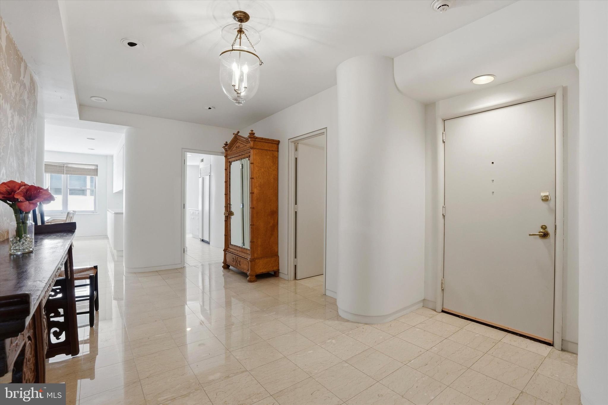220 West Rittenhouse Square, Unit 22C Philadelphia, PA 19103 - Photo 3 of 29 Entry foyer