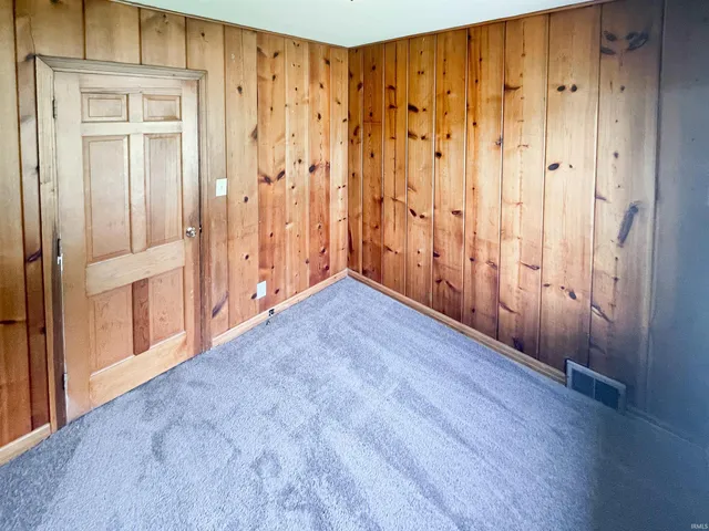 $1,950 | 230 South Hillsdale Drive, Bloomington, IN 47408