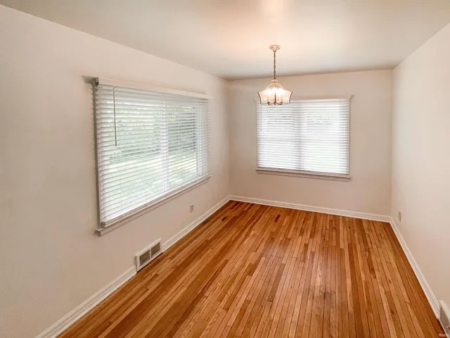 $1,950 | 230 South Hillsdale Drive, Bloomington, IN 47408