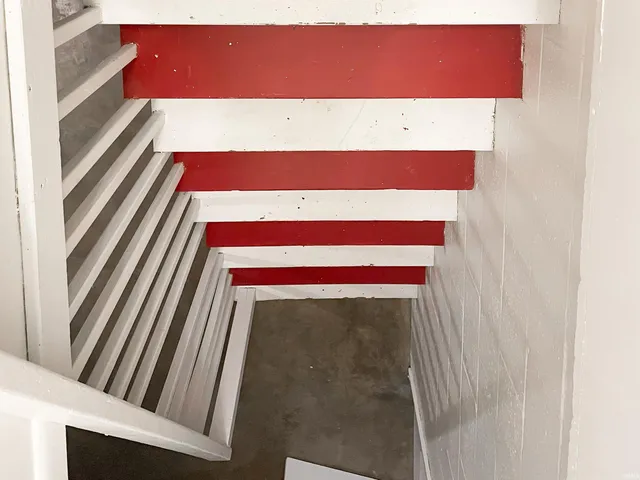 $1,950 | 230 South Hillsdale Drive, Bloomington, IN 47408