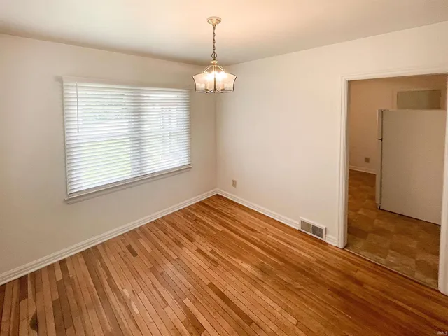 $1,950 | 230 South Hillsdale Drive, Bloomington, IN 47408