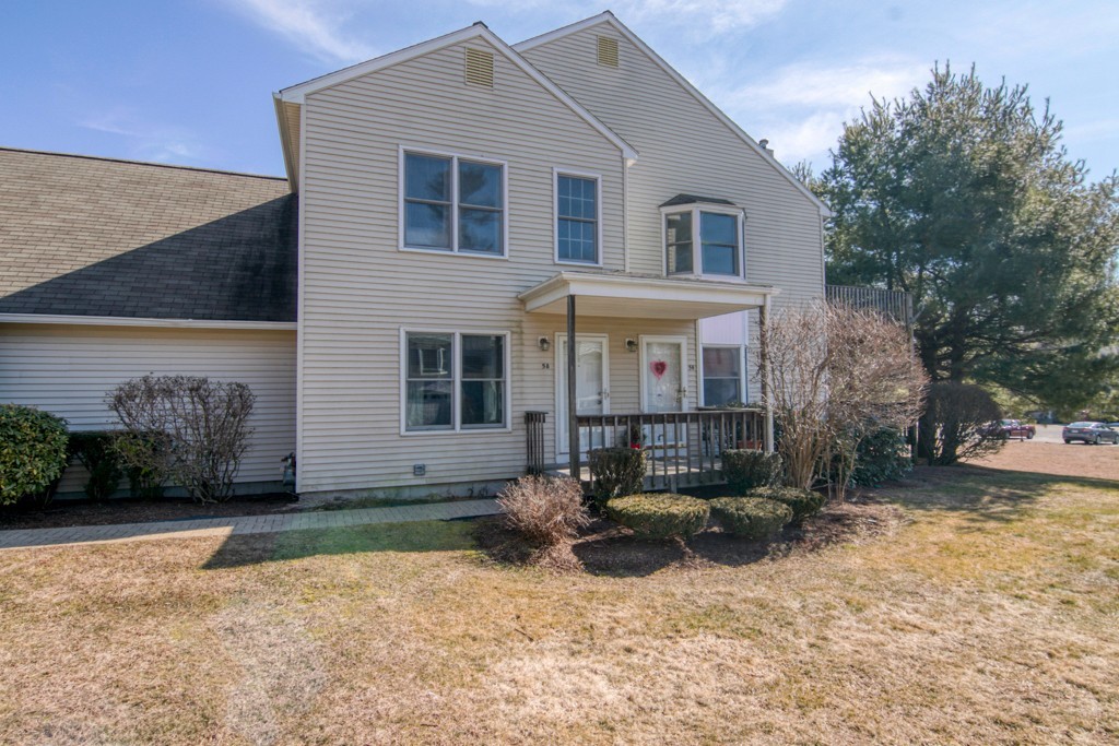 5 Castlegate Drive, Unit B Springfield, MA 01129 - Photo 2 of 20 Gallery Image 2