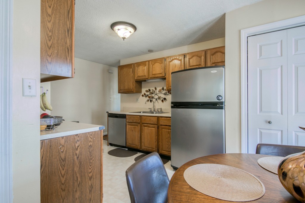 5 Castlegate Drive, Unit B Springfield, MA 01129 - Photo 8 of 20 Gallery Image 8