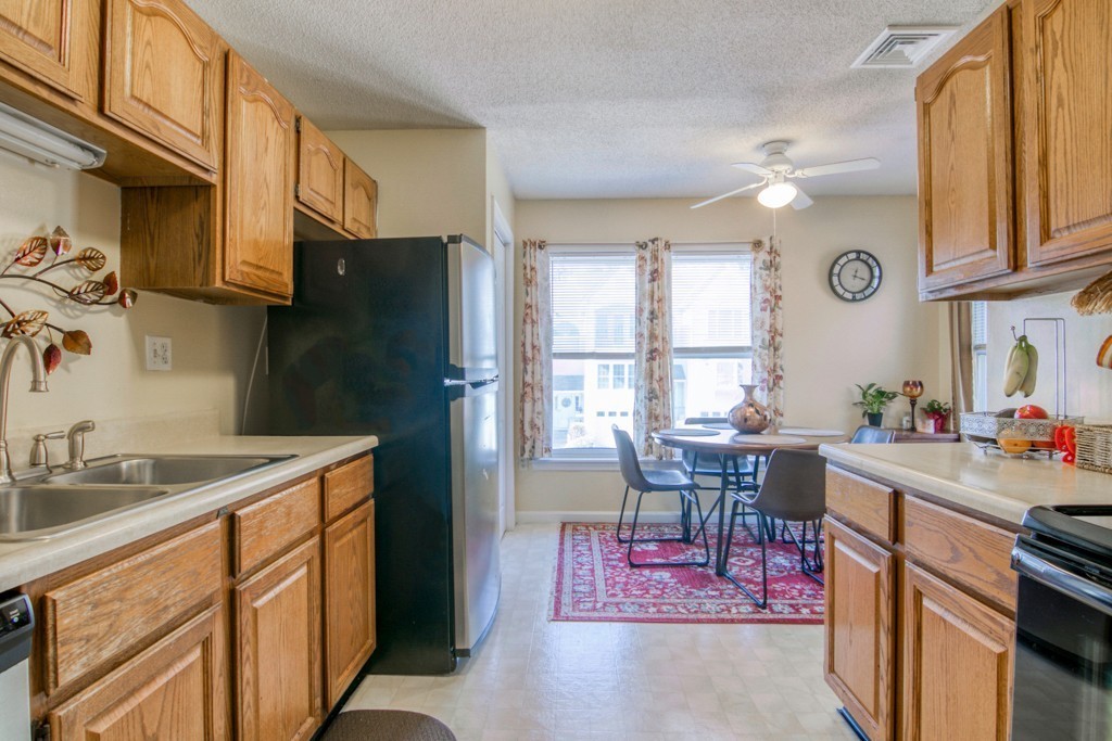 5 Castlegate Drive, Unit B Springfield, MA 01129 - Photo 10 of 20 Gallery Image 10