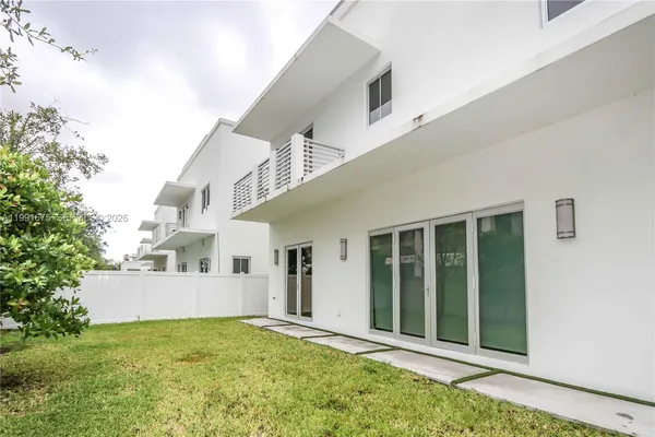 $7,100 | 8250 Northwest 33rd Street, Doral, FL 33122
