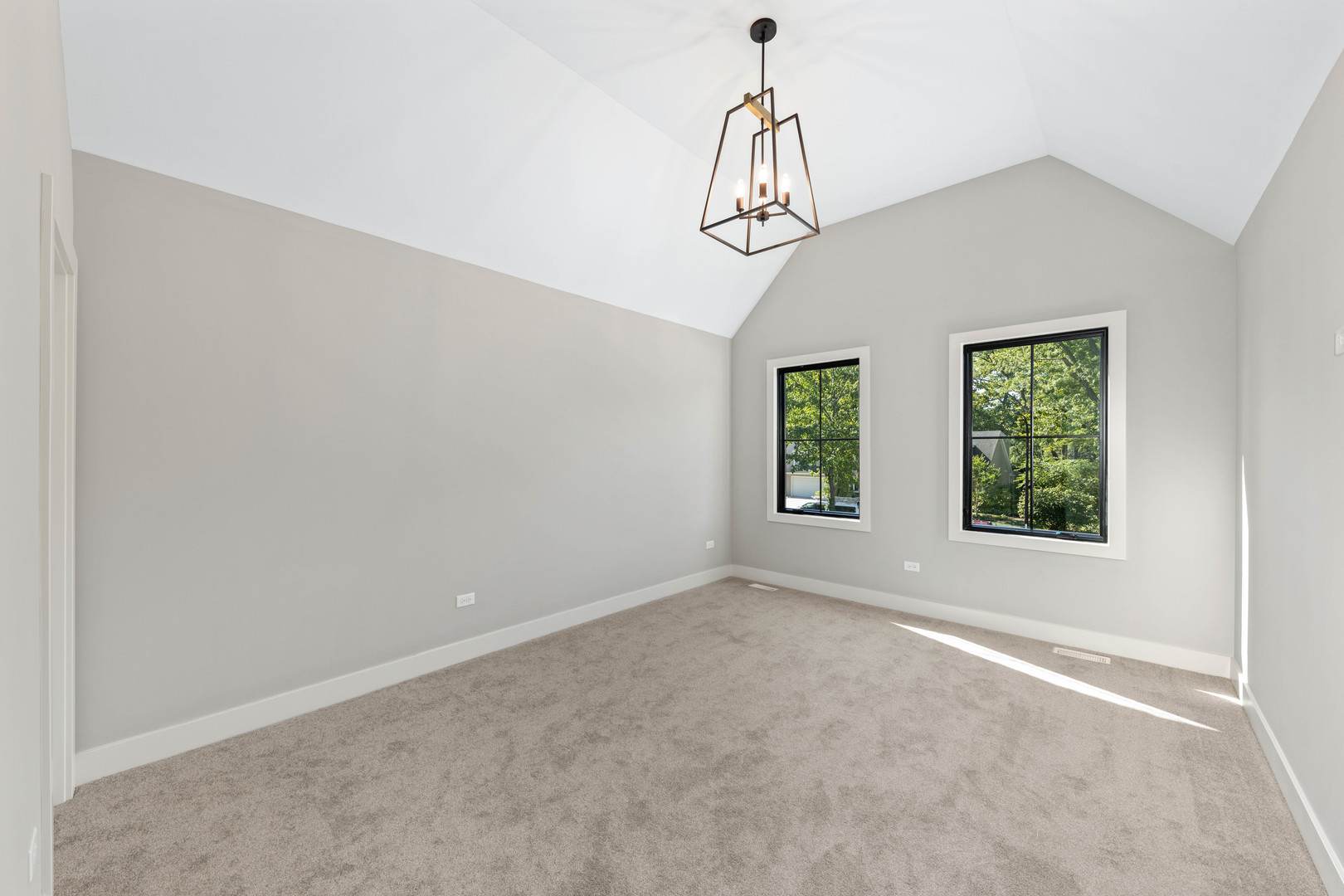 1314 Eagle Street Naperville, IL 60563 - Photo 22 of 26 an empty room with windows