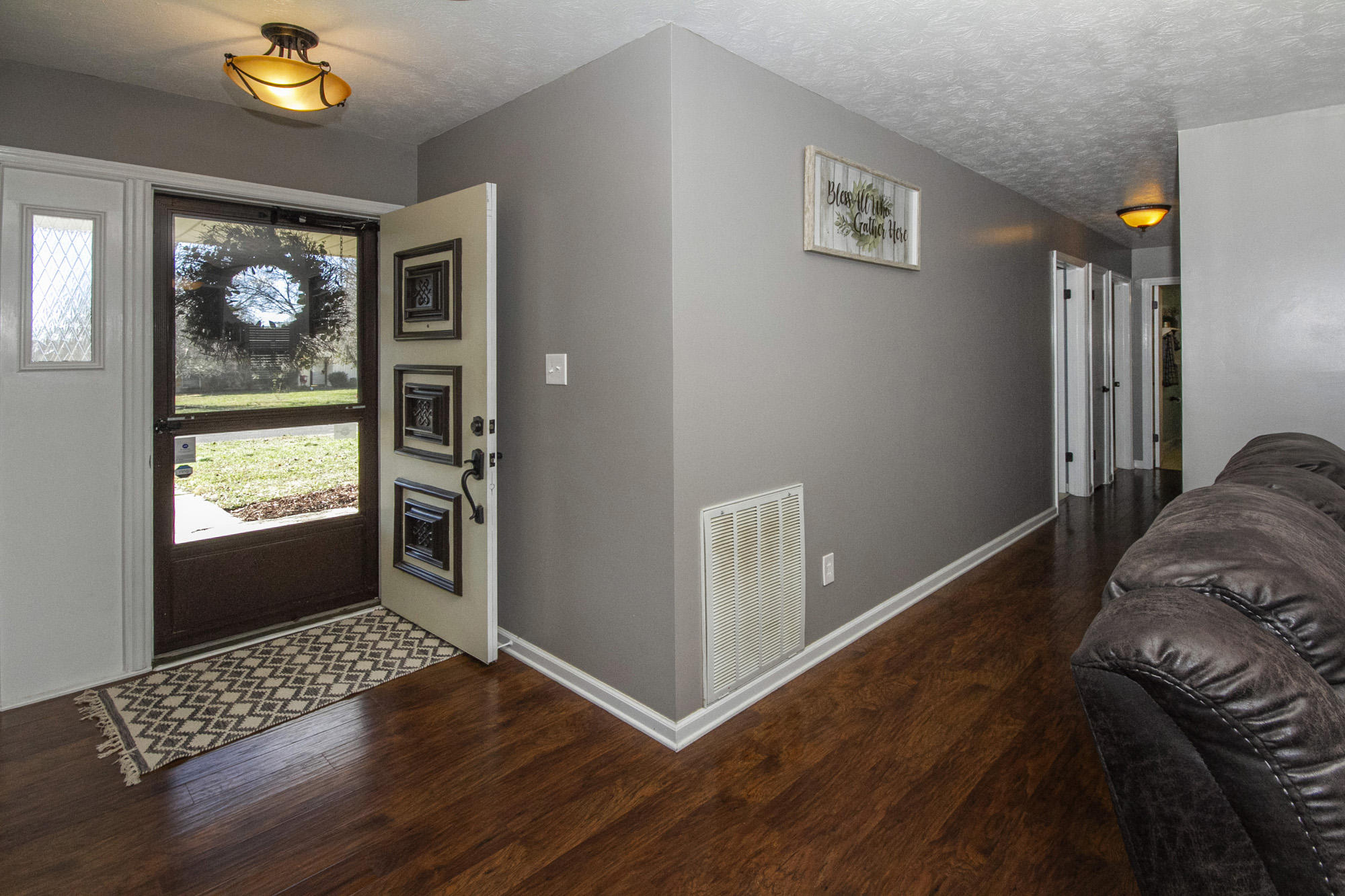 7820 Whitcomb Road Powell, TN 37849 - Photo 4 of 31 206EEF37-F2AE-4C1A-88D7-16D9FEC92DF1
