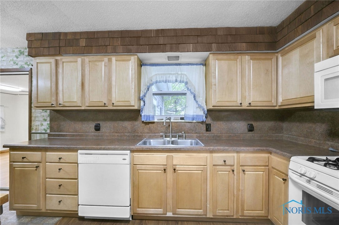 13921 Defiance Pike Rudolph, OH 43462 - Photo 11 of 45 Gallery Image 11