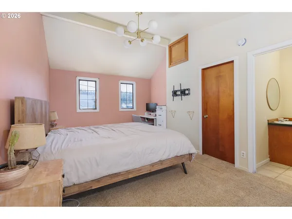 $330,000 | 791 Southeast Fir Street, Toledo, OR 97391