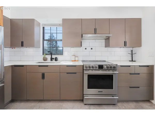 $330,000 | 791 Southeast Fir Street, Toledo, OR 97391