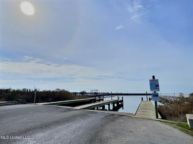 $1,900 | 8728 West Simmons Bayou Drive, Ocean Springs, MS 39564