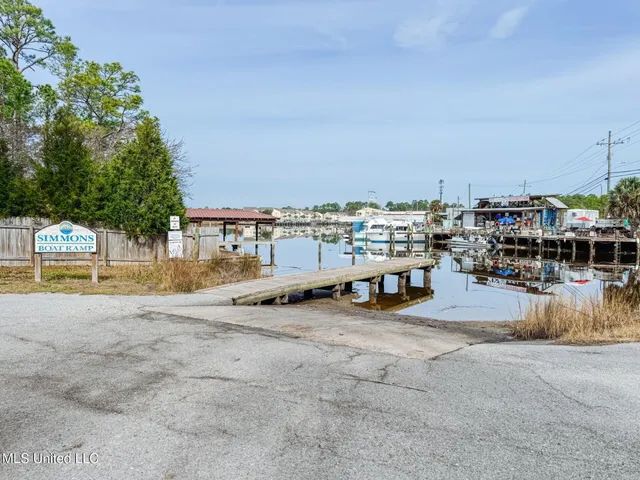 $1,900 | 8728 West Simmons Bayou Drive, Ocean Springs, MS 39564