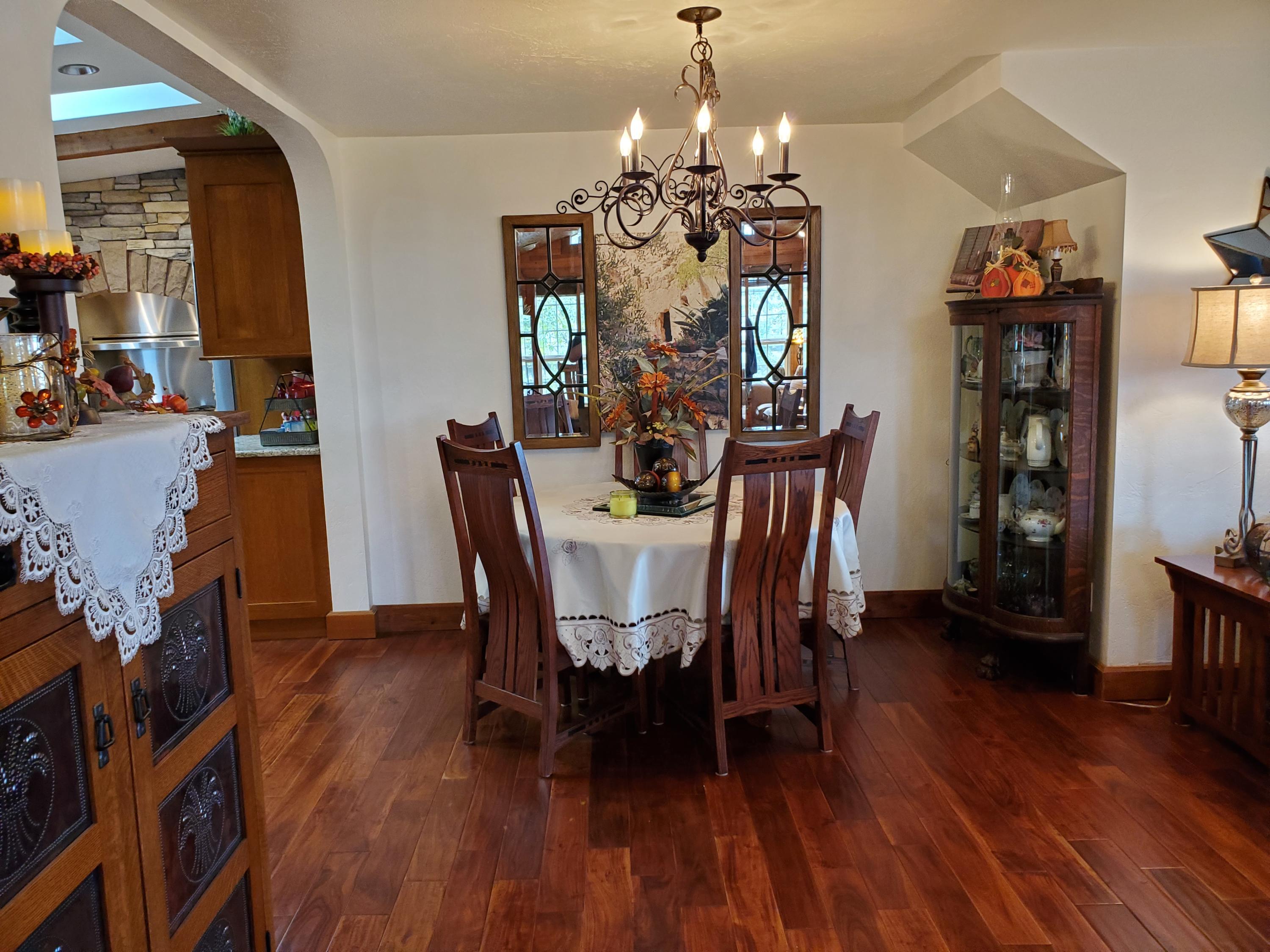 5121 Seven Oaks Road Central Point, OR 97502 - Photo 15 of 47 20201024_132835