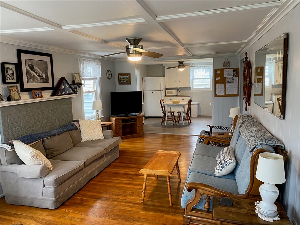 20 St James Road Narragansett, RI 02882 - Photo 8 of 36 Living Room