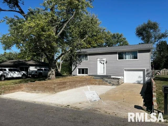 $172,000 | 401 Belaire Drive, Washington, IL 61571