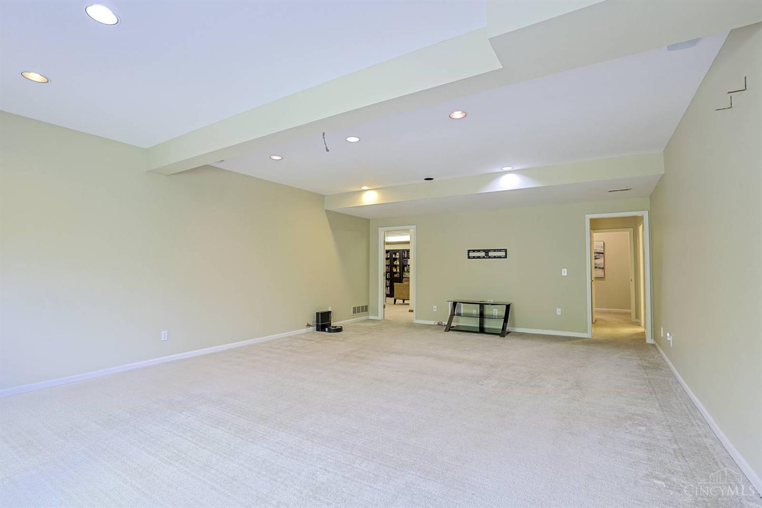 4725 Miami Road Cincinnati, OH 45243 - Photo 49 of 83