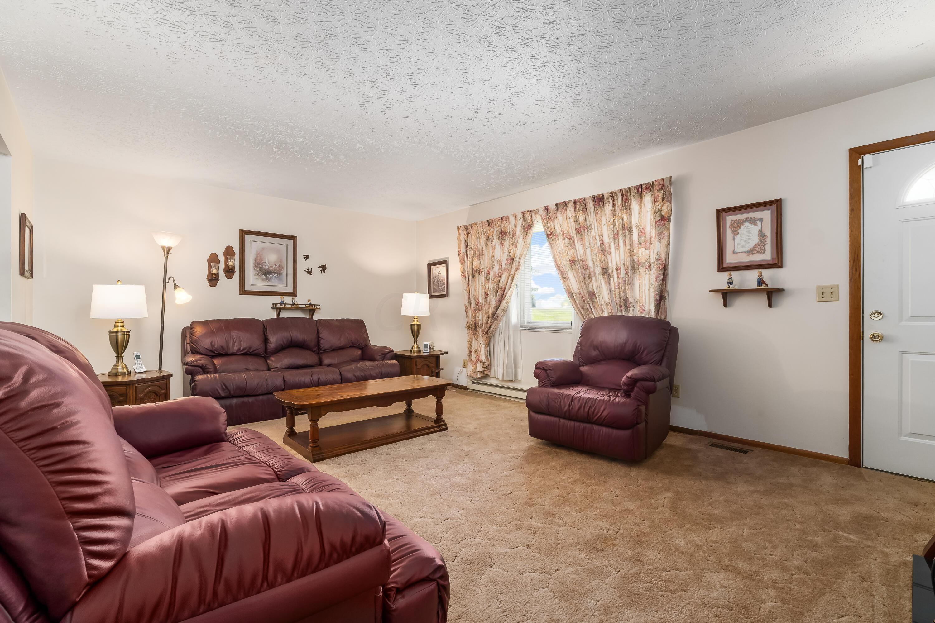 5281 Spring Valley Road London, OH 43140 - Photo 10 of 41 S_-_5281_Spring_Valley_Rd_-_038