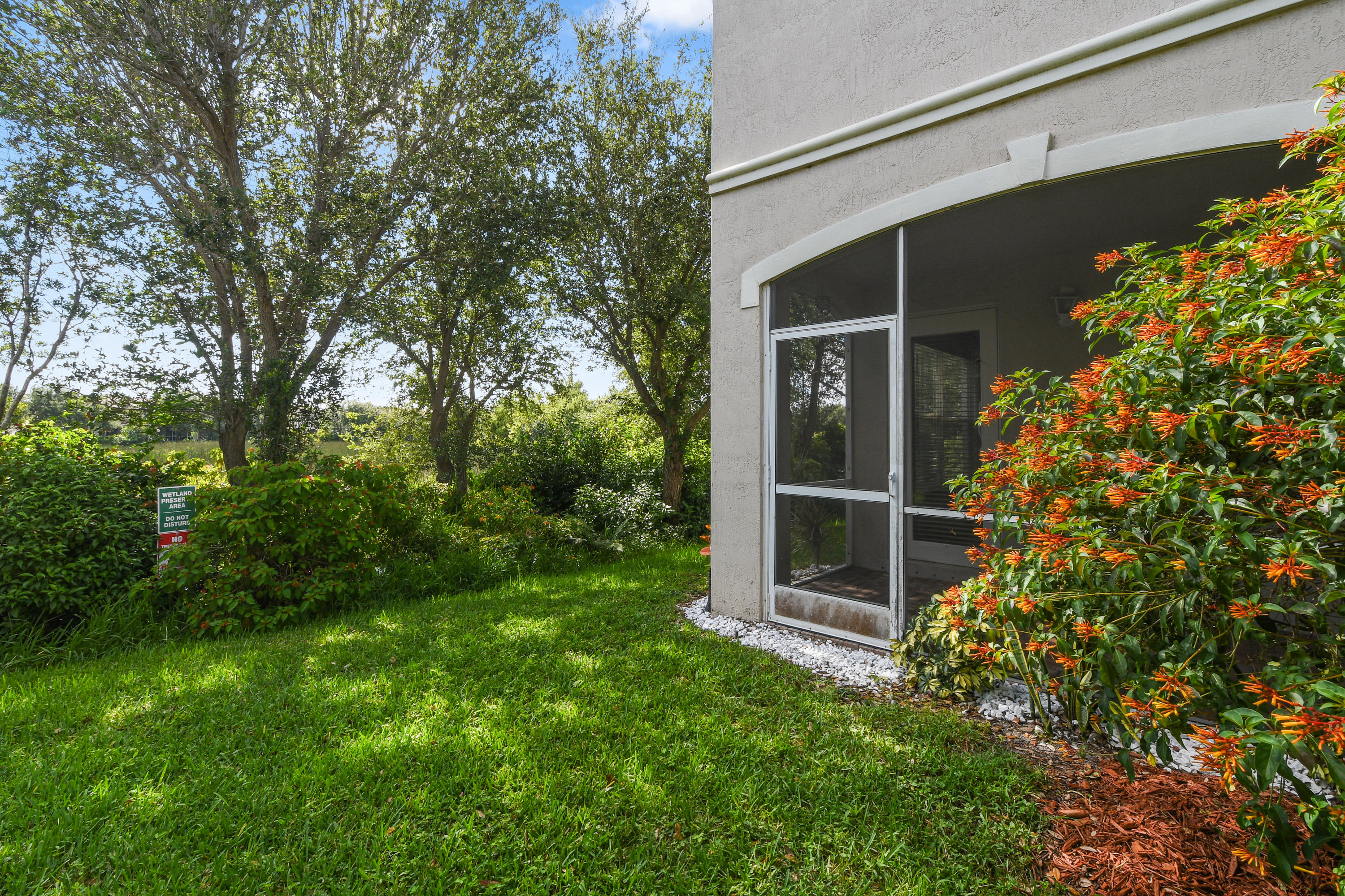 2035 Oakhurst Way Riviera Beach, FL 33404 - Photo 4 of 25 Preserve