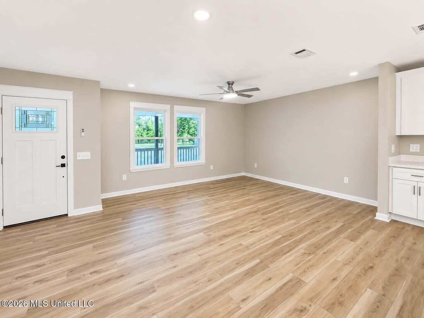 1295 Beaver Creek Road Lucedale, MS 39452 - Photo 6 of 40 Lliving Room