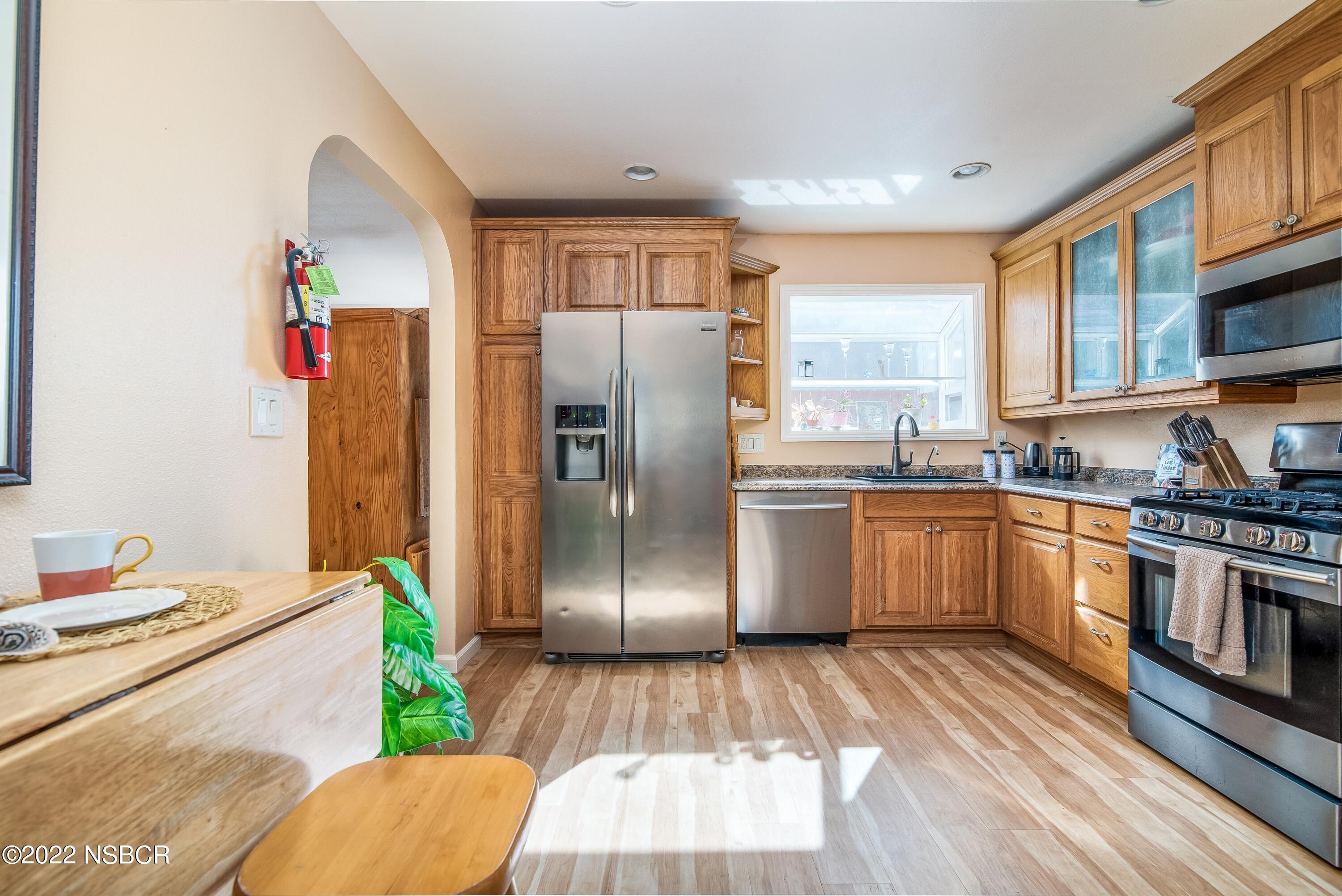 4082 Capella Street Lompoc, CA 93436 - Photo 7 of 21 007_Kitchen