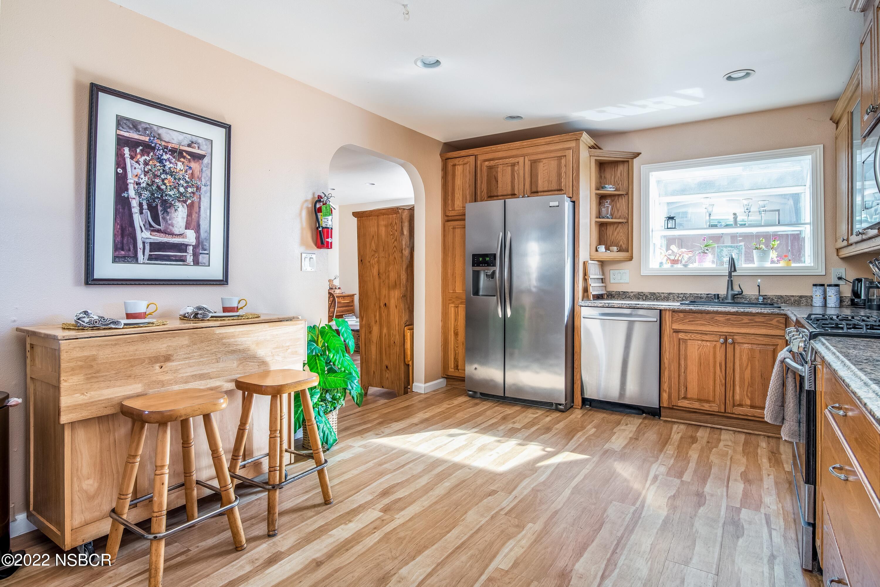 4082 Capella Street Lompoc, CA 93436 - Photo 8 of 21 008_Kitchen