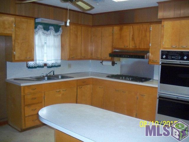 345 Rodriguez Drive Raceland, LA 70394 - Photo 5 of 17 KITCHEN