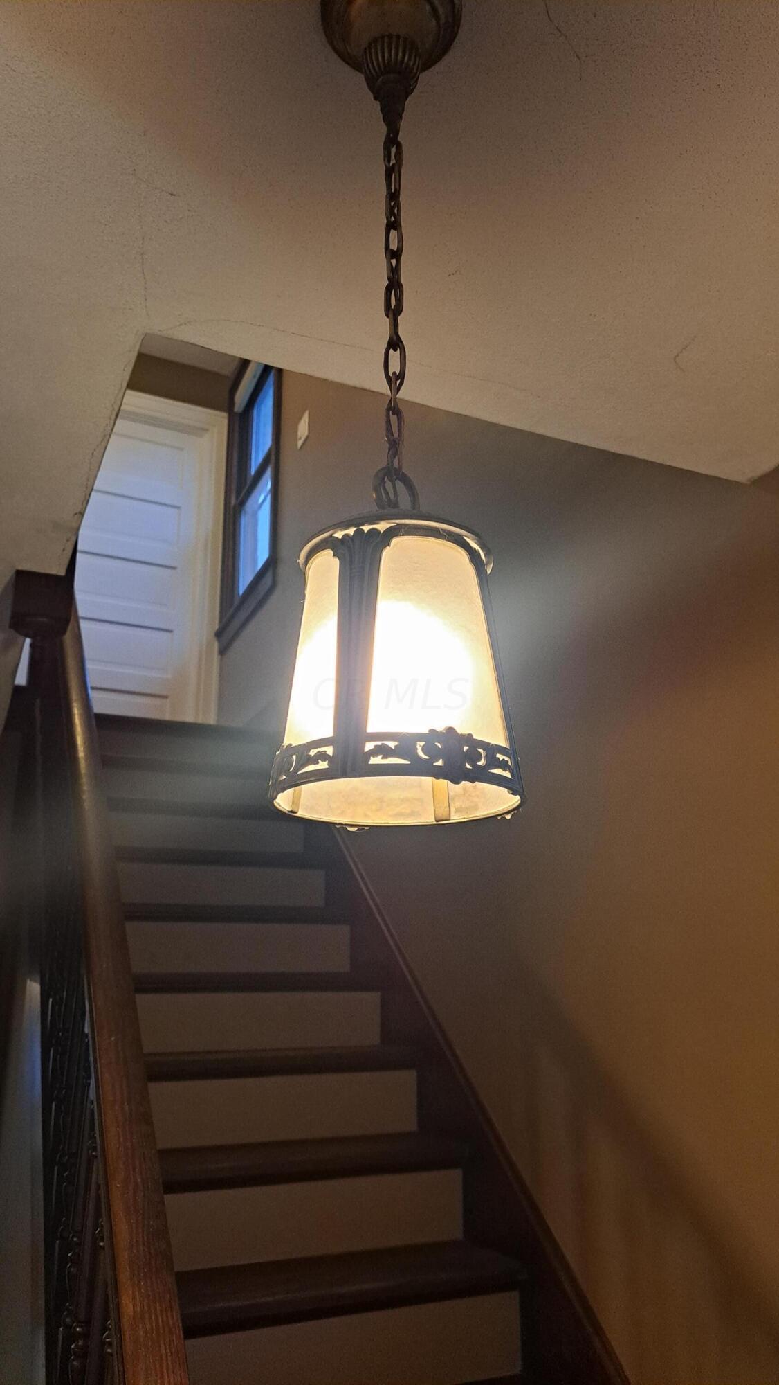 76 Commodore Street Newark, OH 43055 - Photo 6 of 53 Enrty Way Lighting