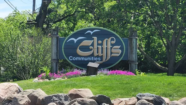 $195,000 | 804 Cliffs Drive, Unit 205F, Ypsilanti, MI 48198