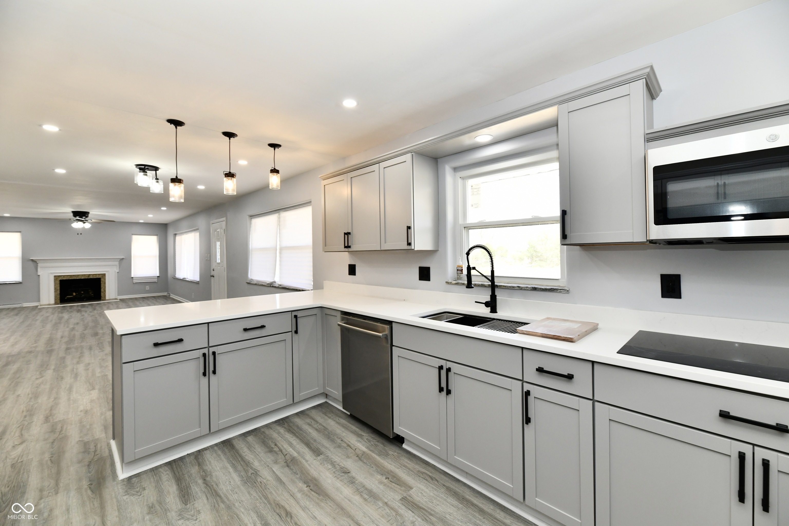 3735 Marrison Place Indianapolis, IN 46205 - Photo 9 of 41