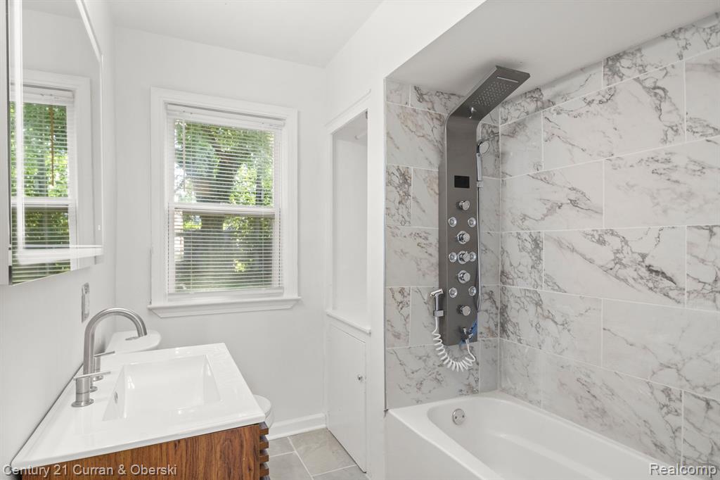 17668 Annchester Road Detroit, MI 48219 - Photo 21 of 39