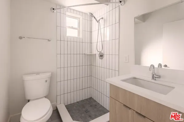 $1,695 | 5456 Barton Avenue, Los Angeles, CA 90038