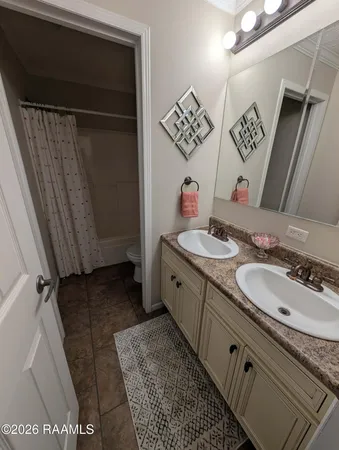 $2,000 | 206 Windcreek Lane, Youngsville, LA 70592